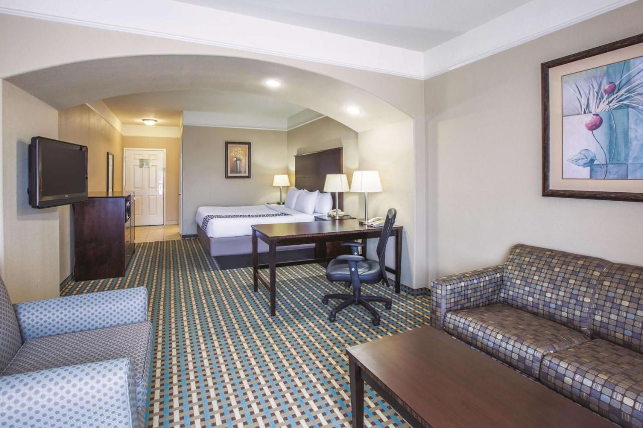 La Quinta By Wyndham Bay City Bagian luar foto