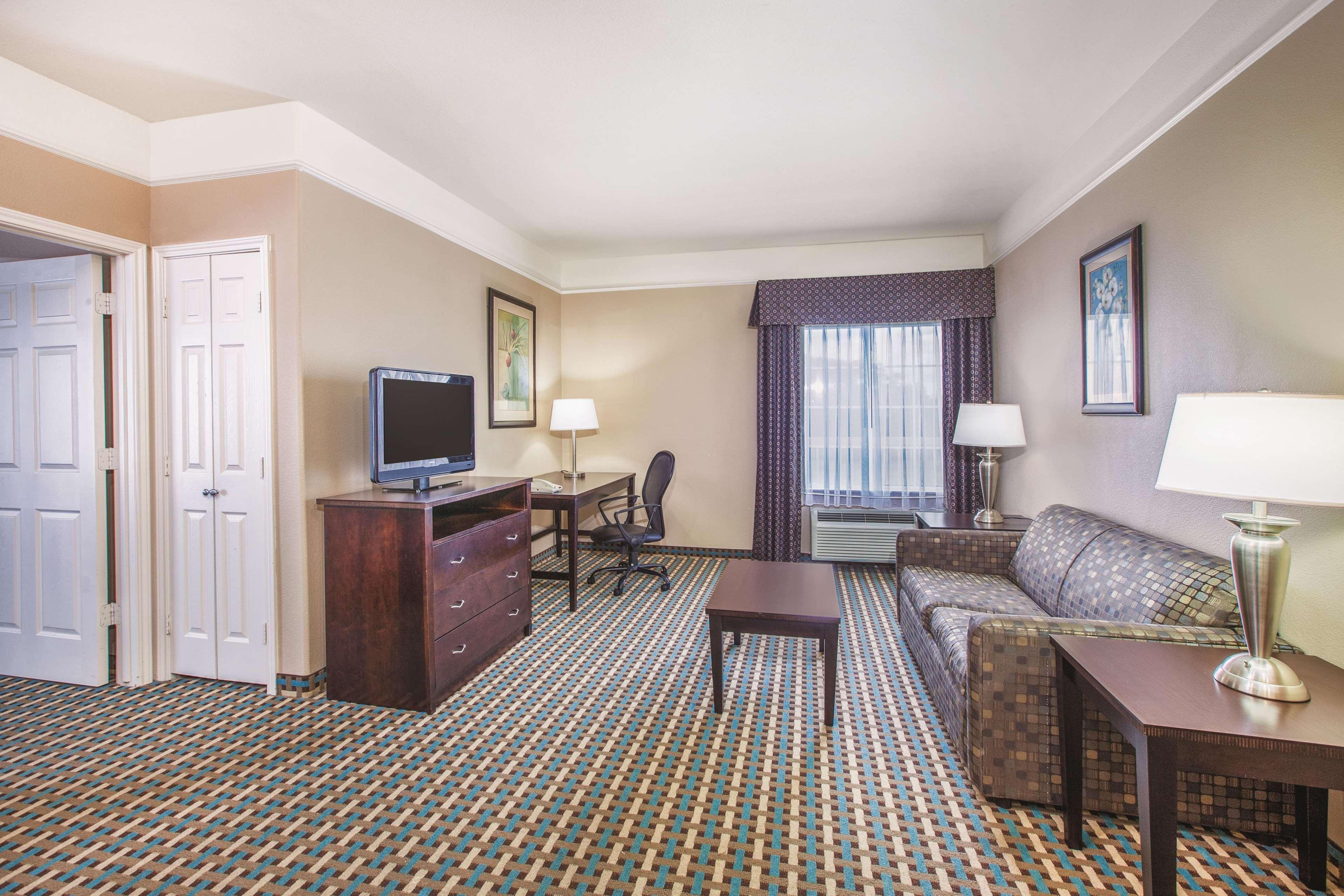 La Quinta By Wyndham Bay City Bagian luar foto