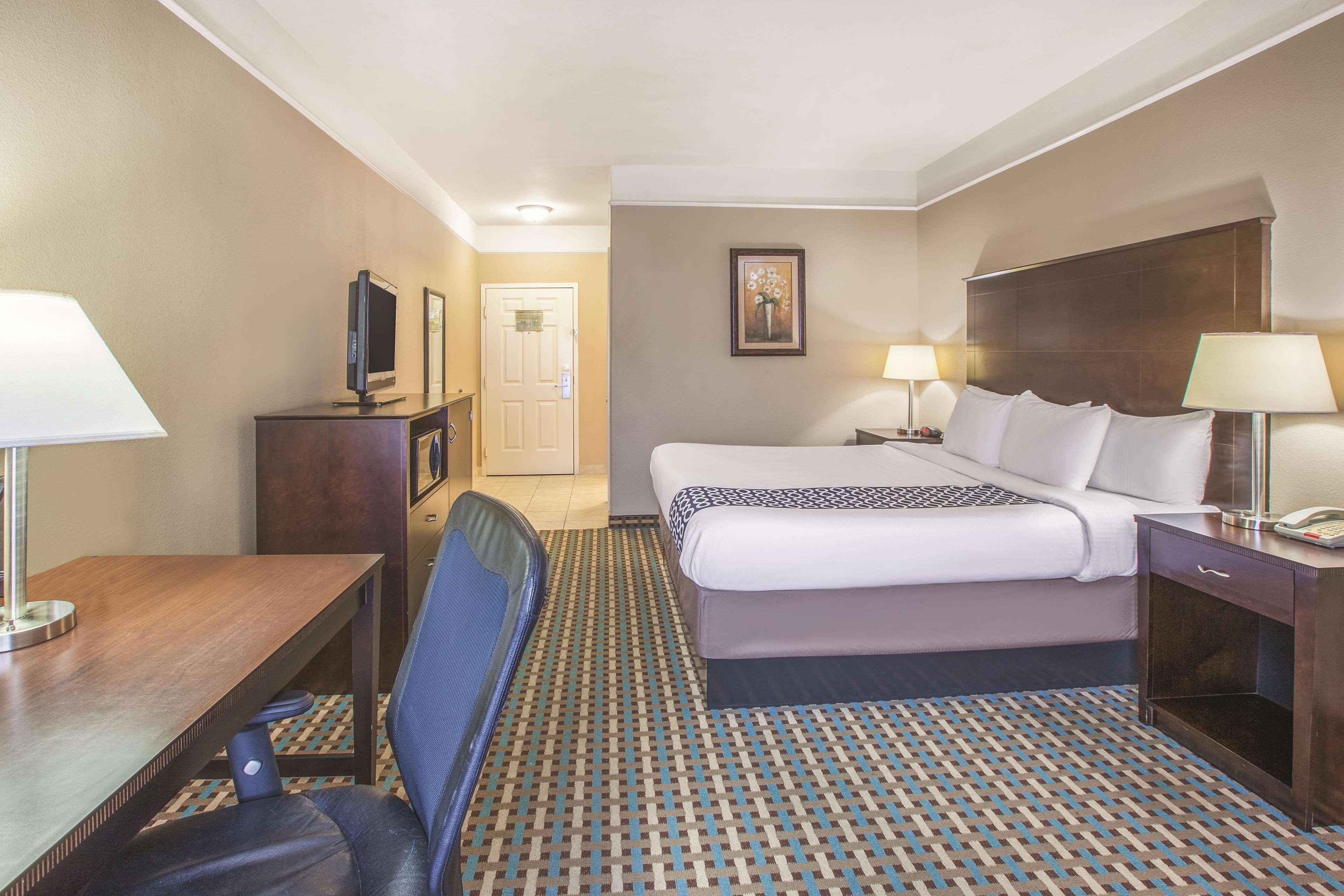 La Quinta By Wyndham Bay City Bagian luar foto